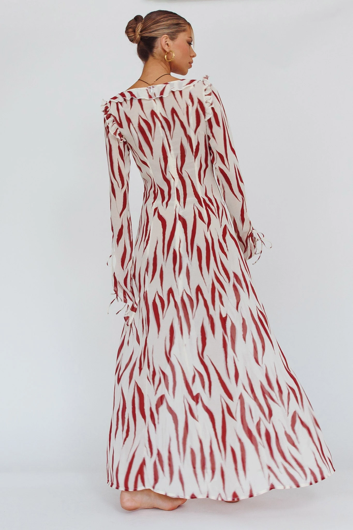 Oasis Moon Frill Trim Maxi Dress Printed Ruby 2 Oasis Moon Frill Trim Maxi Dress Printed Ruby - Image 2